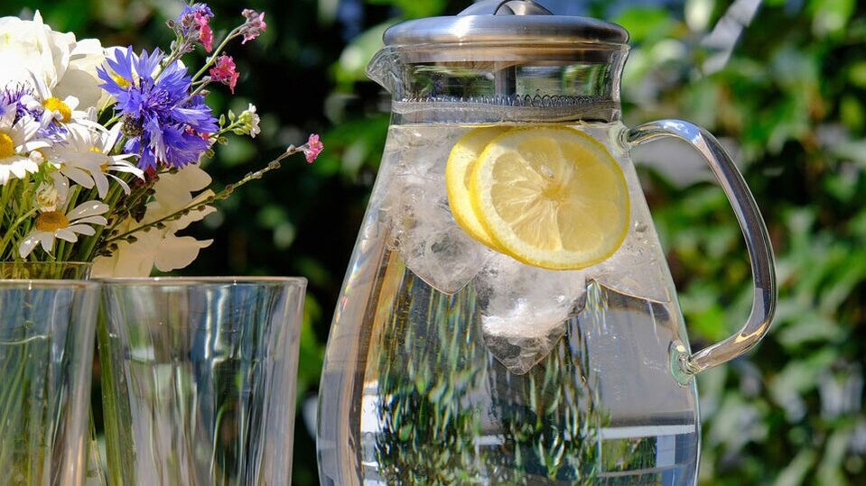 вода со лимон на диета